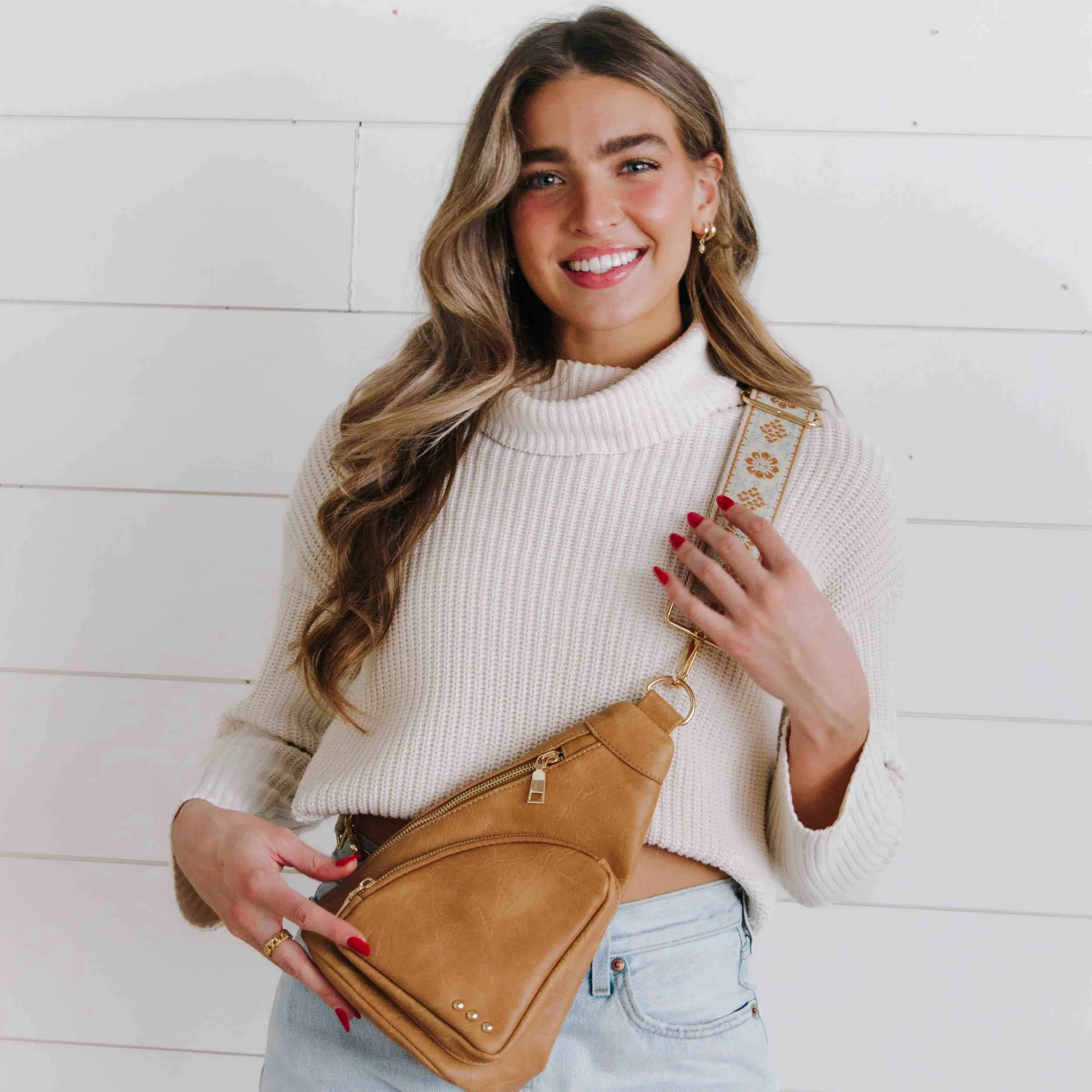 Austin Sling Bag: Caramel