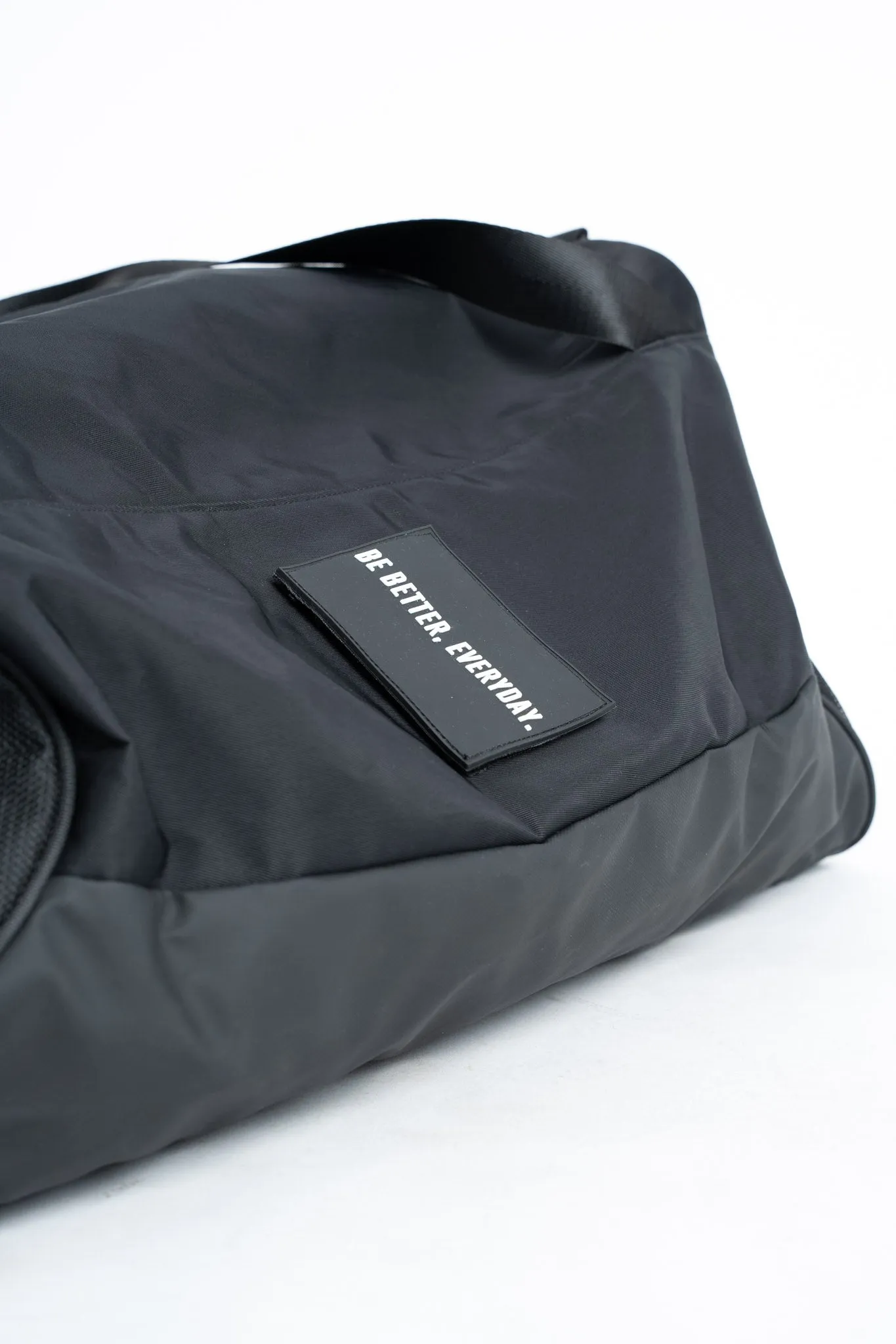 Sure! Here’s an optimized title for the product:

Spacious Heavy-Duty Duffel Bag - Durable and Versatile Travel Companion