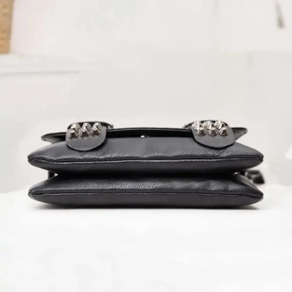 Skull Rivet PU Leather Shoulder Bag: Edgy Glam for Fashionistas!